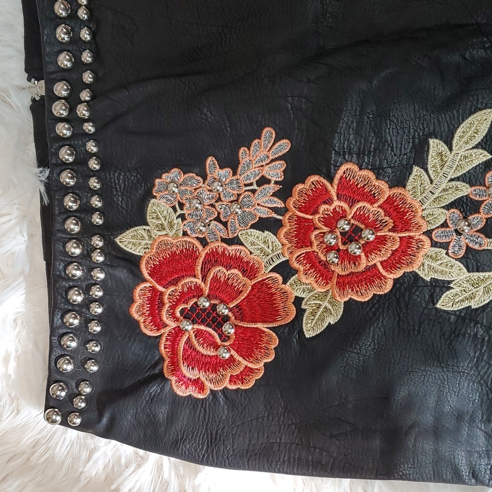 Romeo & Juliet Faux Leather Mini Skirt Size M - Picture 2 of 8